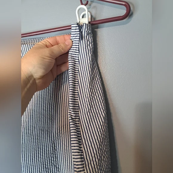 Urban Outfitters skirt. Size Small-P - Picture 4 of 7